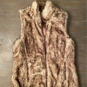 Fur vest, NWT!!